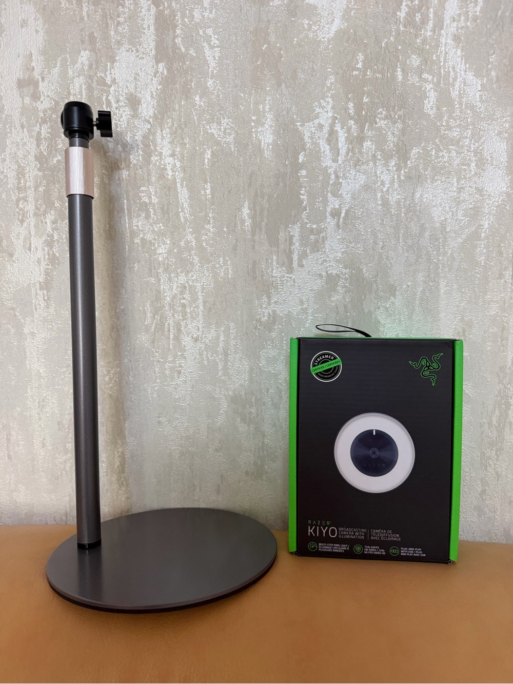 Razer Kiyo Full HD 1080p Streaming Camera With Ring Light USB Webcam With Stand